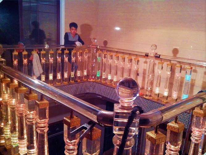 trade-assurance-laminated-balustrade-contour-glass-balusters